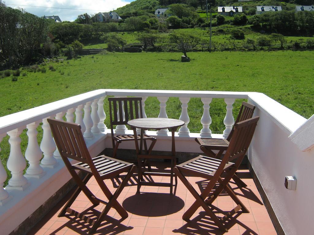 Iveragh Heights Bed & Breakfast Кахерсивен Екстериор снимка