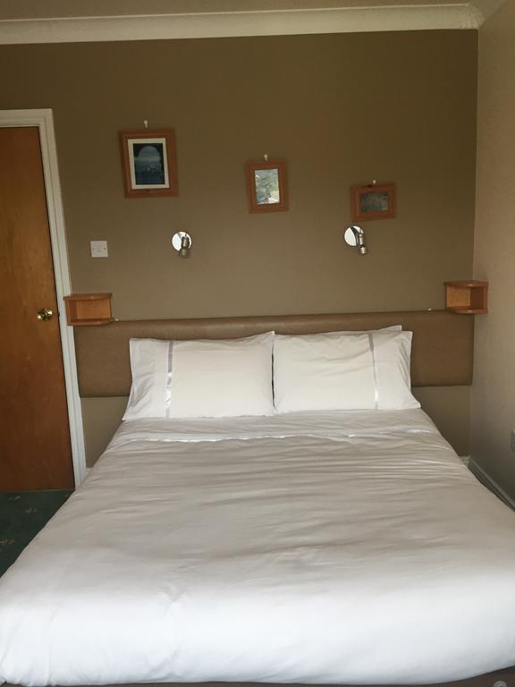 Iveragh Heights Bed & Breakfast Кахерсивен Екстериор снимка